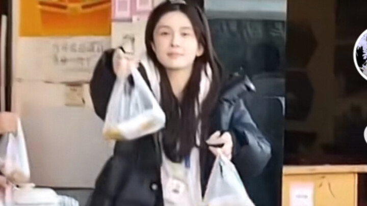 Triệu Anh Tử | Nhìn kỹ đi, người phụ nữ này tên Tiểu Anh, cô ấy chẳng hề kiêu kỳ hay tỏ ra kẻ cả.