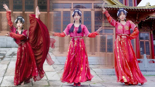 A girl danced with "Hongzhaoyuan"