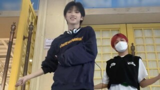 【OMG】คัฟเวอร์คอรัสของเด็กชายสุดน่ารัก!
