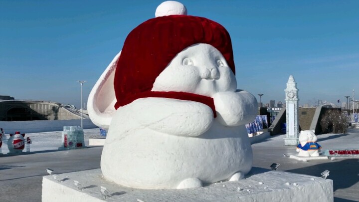 Snow Sculpture: Bunny Girl in Festive New Outfit (24th Harbin Ice and Snow World)