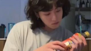 【Jeongguk】Cô gái trông có vẻ không được thông minh cho lắm