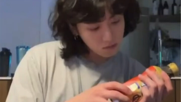 【田柾国】看起来不太聪明的亚子