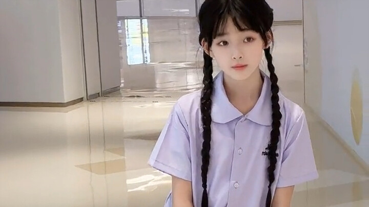 ใส่แบบนี้เหมือนโตเป็นสาวแล้ว~ #刘格格#ชุดนักเรียนไทย