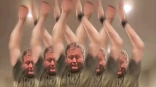 أتمنى فقط أن أظل بهذه المرونة عندما أبلغ عمره هو 😂