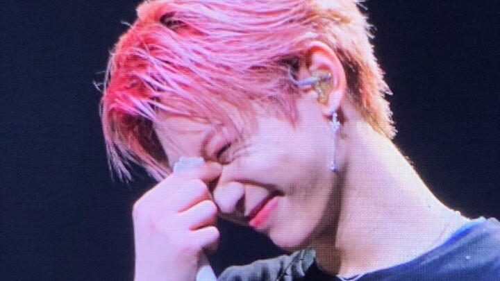 【felix】【Felix】【stray kids】Long Phức Nhi trang điểm khoe tàn nhang cho fan – tuyển tập ❤️
