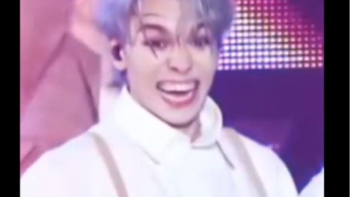 【seventeen】啵哝：我只是笑了一下，你们为何要这样对我？？哈哈