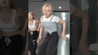 Stop 이름은 버려 Mr. Rover😎 #youjinone #choreography