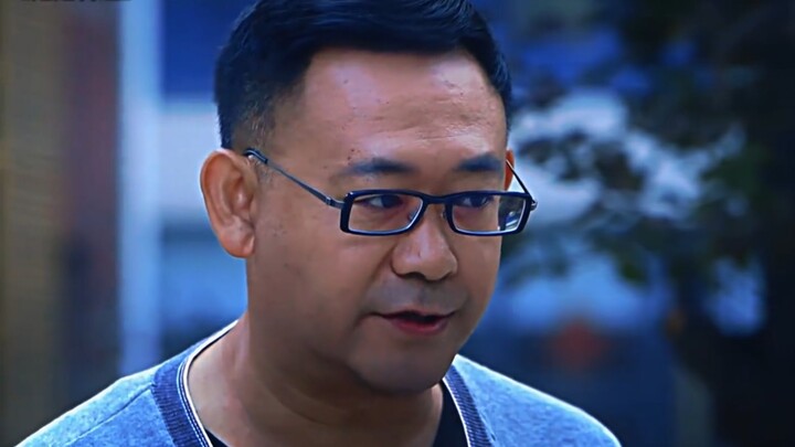 When Jiang Wu pulled this chicken out of his bag, I just couldn’t hold it in anymore… Haha!