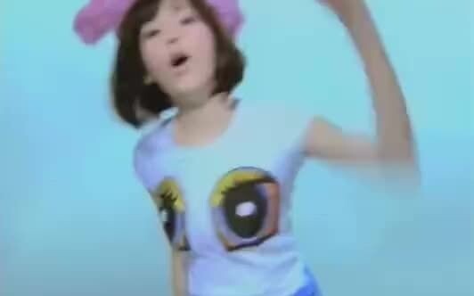 Sweet Girl Wang Xinling Raps in Shandong Dialect