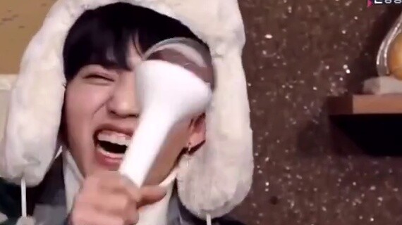 【TUJUH BELAS】Refleks terkondisikan sialan ini