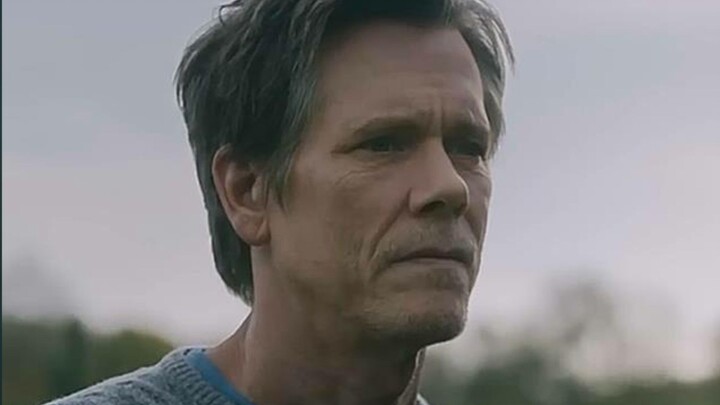 لاحظ الأب أن جدار المنزل يبدو غير طبيعي.