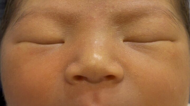 I gave him the nickname “Xiao Shengping.” He’s so cute when he smiles 😄