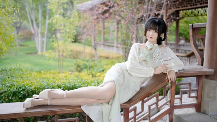 Gentle cheongsam beauty ~ light rain as soft as butter [Axue]