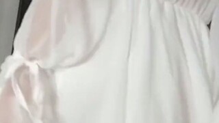 Bu Feiyan's Chinese voice: A loyal fan visits Bu Feiyan at home