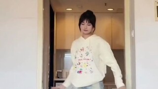 这么简单的舞蹈，还不赶紧学一下，跳给你的男朋友看