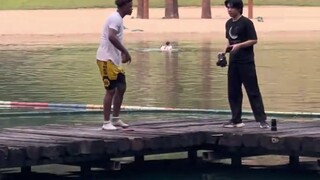 حان وقت ألبوم الصور الأبيض مرة أخرى (لا