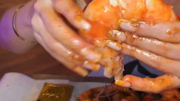 Hanya dengan satu ekor udang ini saja saya sudah kenyang