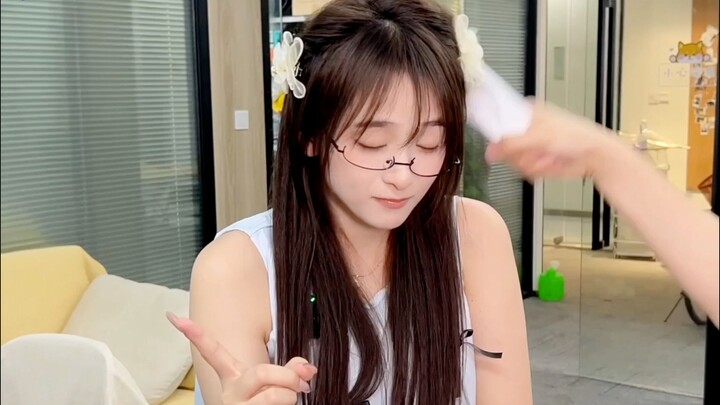 Vậy thì “nam mẫu suối nước nóng hai rưỡi” nghĩa là gì nhỉ