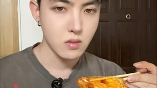 Making some noise with Xinjiang-style fried rice noodles