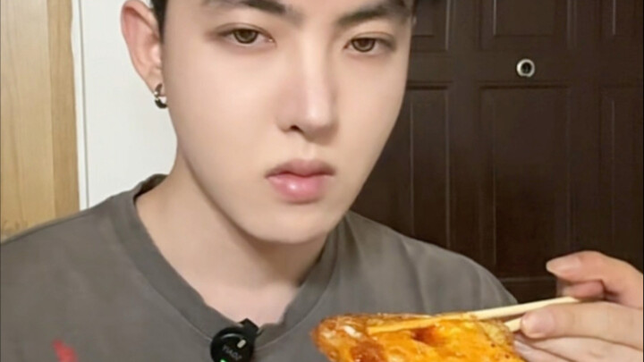 دعنا نصنع بعض الضجيج باستخدام معكرونة الأرز المقلية من شينجيانغ