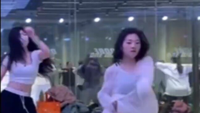 Video berharga tentang manusia purba yang menjinakkan anggota tubuh mereka!