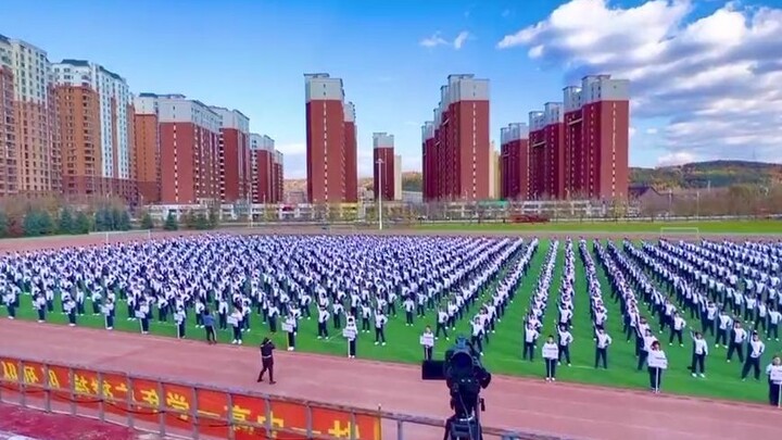 【SMA No.1 Mudanjiang】Barisan Penuh Gaya, Energi Muda Berkobar — Dokumentasi Lomba Senam dan Barisan 