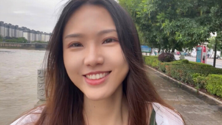 Setelah kuliah di luar negeri dan kembali ke tanah air, aku memutuskan untuk tinggal dulu di kota ka