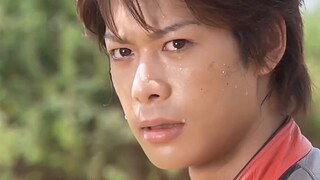 How much damage does Leo's flying kick do? Can other Ultraman's rays beat it?