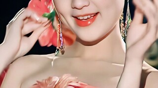 This is the drama-repeating face! I didn’t realize it was played by the same person before.
