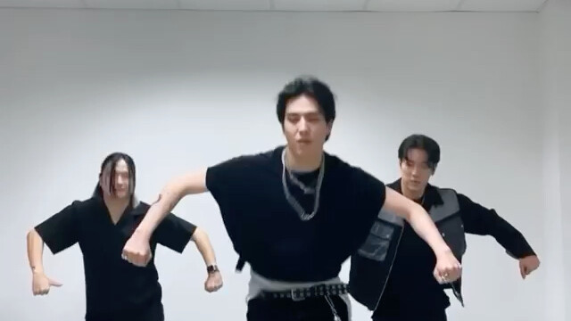 【got7】【كيم يوجونغ】هل هناك من لا يعرف أن كيوم قد أسس فريقه الخاص بالفعل يا رفاق؟ كيومكريو!!