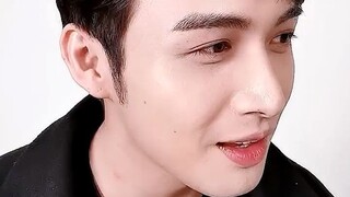 [ซือเท็ง] จางปินปิน: ทำไมคุณไม่สังเกตว่าฉินฟางก็กำลังเปลี่ยนเสื้อผ้าด้วยล่ะ?