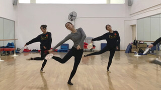 What does it feel like for professional athletes to dance the popular ancient jazz music "Mang Zhong