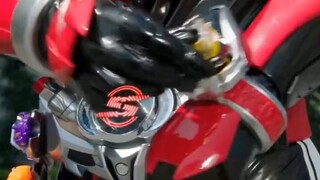 A serious car accident occurred in Japan, the scene was tragic, a driver was hit above the shoulder 