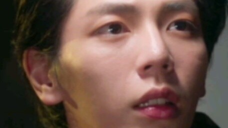 เขาวิ่งหนี เขาไล่ตาม เขาบินหนีไม่ได้ พี่ชายของฉันเซียงในที่สุดก็ยืนขึ้น ทาสร้องเพลง