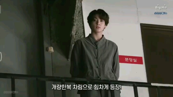 [Jeongguk] Wearing a modernized hanbok, Jeongguk looks just like Old Master Jeong… This hairstyle fr