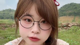 Makan sup pedas di padang rumput Altay di Luoyang