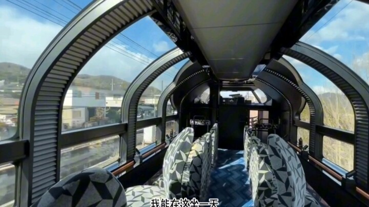 รถไฟเรฟุนหมายเลขเที่ยวพิเศษยามพลบค่ำของญี่ปุ่น