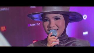 KONSERT PALING MAHAL, AINA ABDUL PERABIS SETENGAH JUTA UNTUK BAJU & MIKROFON