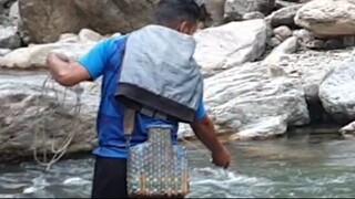 Cast Net Fishing in Nepal | Himalayan Trout Fishing with Handmade Cast Net \