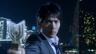 “万物皆有裂痕，那是光进来的地方！”