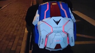 Weiyi Robot's transformable backpack was launched globally for the first time. Bai Xuanyuan conducte