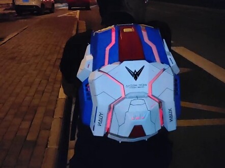 Weiyi Robot's transformable backpack was launched globally for the first time. Bai Xuanyuan conducte
