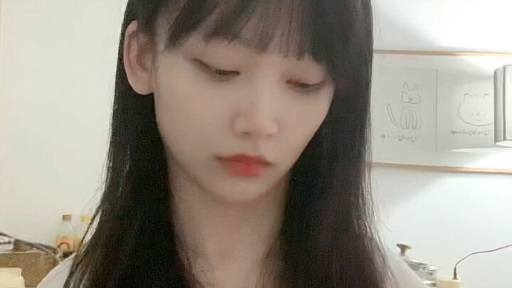 Chỉ đến khi mẹ đổ bệnh, cô gái bại não mới nhận ra mình thực sự vô dụng.