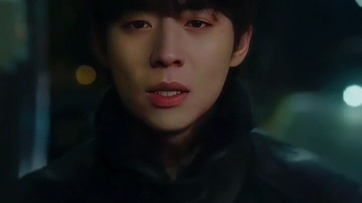 Padahal di scene ini Sunwoo Chan lagi demam, tapi visualnya gacor ganteng banget. 😭❤️‍🔥