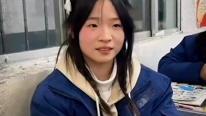 Kehidupan sehari-hari kocak si anak polos, masa-masa bahagia itu takkan pernah kembali