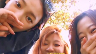 对着自拍镜头演电视剧…担心aespa精神状态！