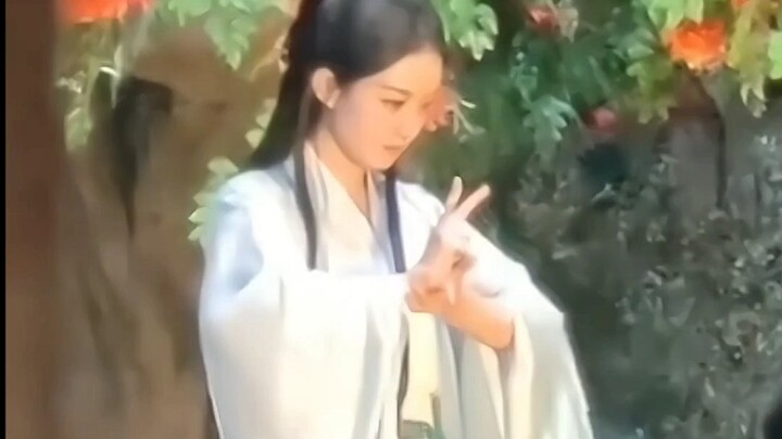 Zhao Liying’s spellcasting moves are simply the most beautiful! Whether it’s Bi Yao, Yu Wuxin, or Sh