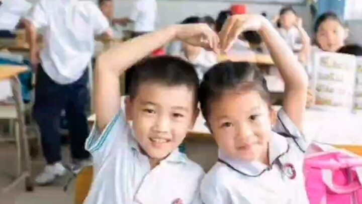แอนิเมชั่นที่ระลึกการสำเร็จการศึกษาหยิก