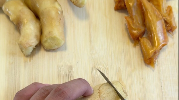 Ginger cos chicken wings