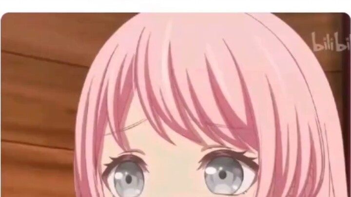 Did Aine dislocate her jaw one day and it never healed?